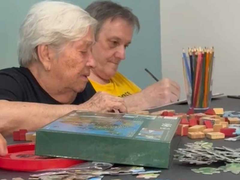 Atividades recreativas da Casa de Repouso Lar Moreira – Zona Sul Imagem ilustrativa das atividades com jogos, desenho e quebra-cabeça da Casa de Repouso Lar Moreira – Zona Sul