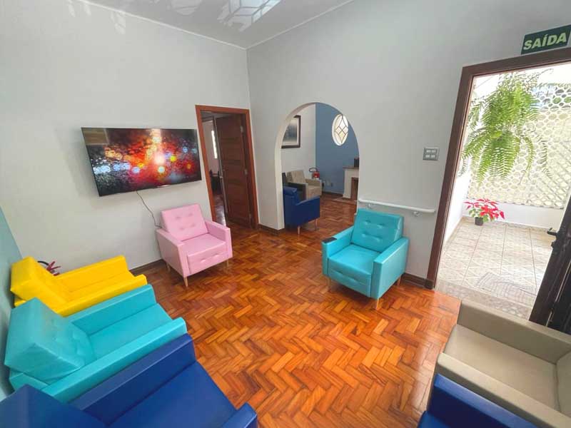 Sala principal da casa de repouso Lar Moreira Sala principal da casa de repouso Lar Moreira com ambiente acolhedor